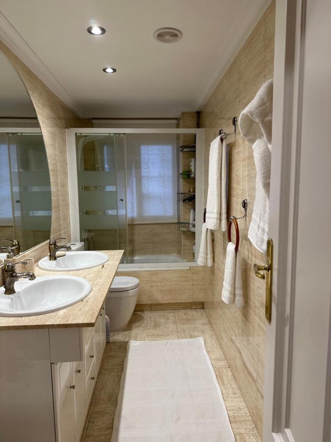 Madera De Olmo Apartment Madrid Bagian luar foto